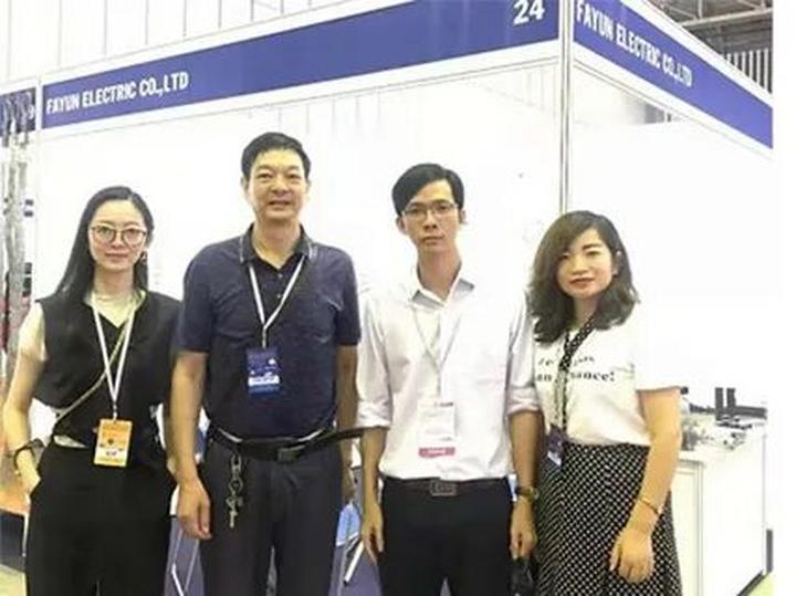 Từ Mua váy hoa mà không biết 4 đến chiến lược content: Hotspot Matrix chia sẻ